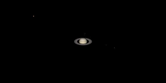 Saturn 21.4.2015